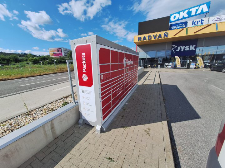 Z-BOX Banská Bystrica, Zvolenská cesta 30 (OC Radvaň)