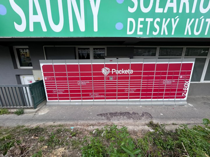 Z-BOX Bratislava, Holíčska 1016/27