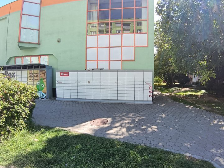 Z-BOX Nové Zámky, Janka Kráľa 6654/7 (COOP Jednota)