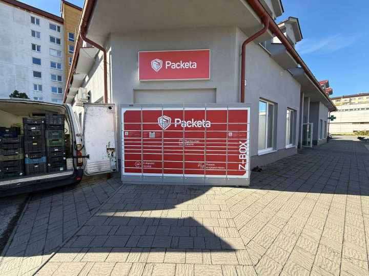 Z-BOX Rimavská Sobota, Dr. V. Clementisa 4754/5 (Lekáreň Západ)