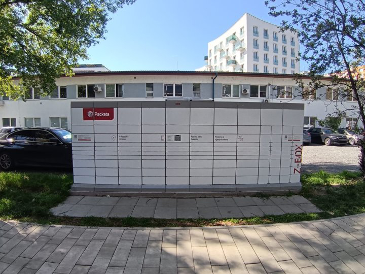Z-BOX Bratislava, Muchovo námestie 3284/1