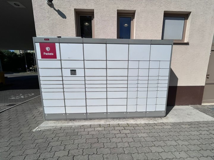 Z-BOX Bratislava, Korytnická 12038 (ČS Slovnaft)