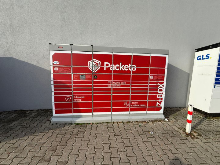 Z-BOX Čadca, Slovenských dobrovoľníkov 2807 (BILLA)