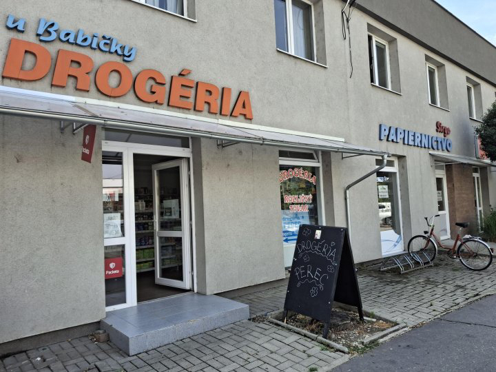 Levice, Ku Bratke 1 (Drogéria Perec)