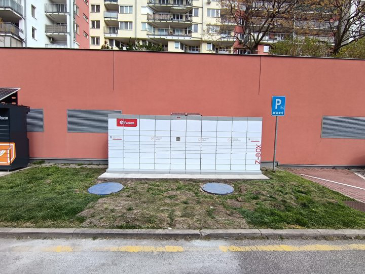Z-BOX Bratislava, Jégeho