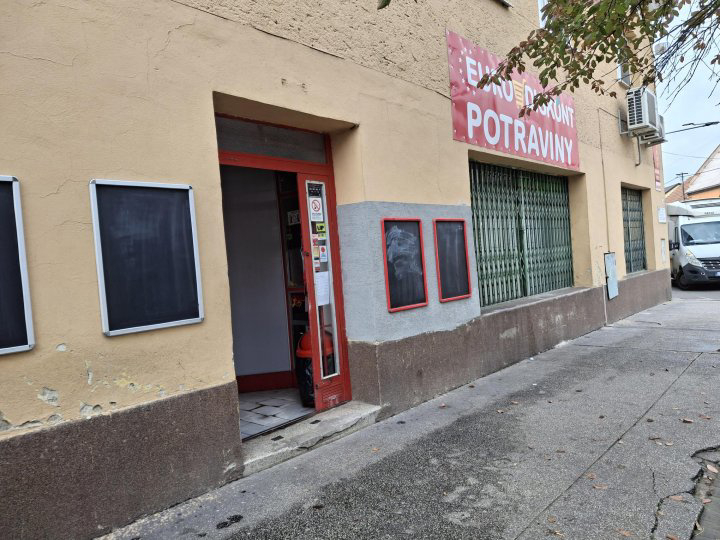 Šaštín-Stráže, Nám. slobody 957