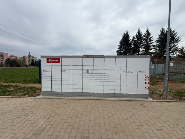 Z-BOX Hliník nad Hronom, Školská