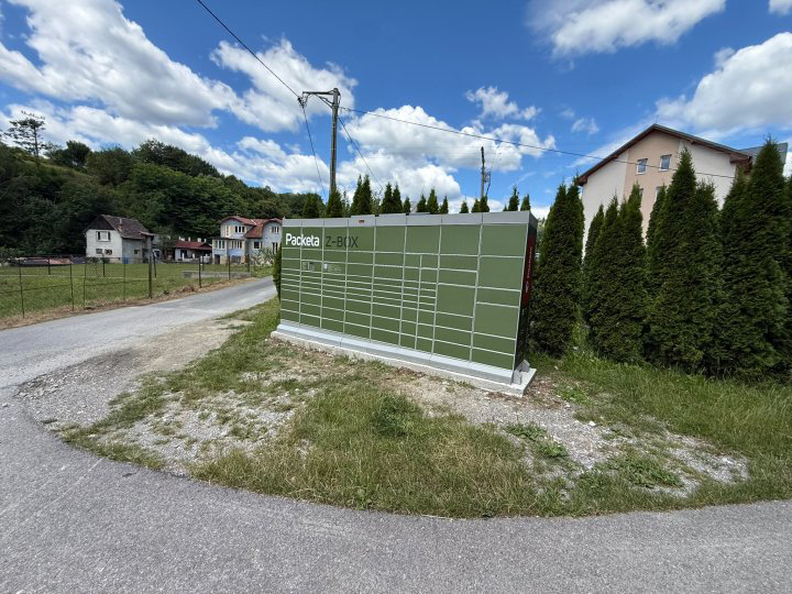 Z-BOX Ochodnica, Ochodnica 821-820 (pri bytovkách)