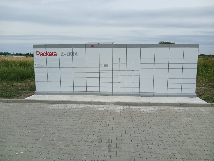 Z-BOX Nesvady, Komárňanská 838/58 (Biedronka)