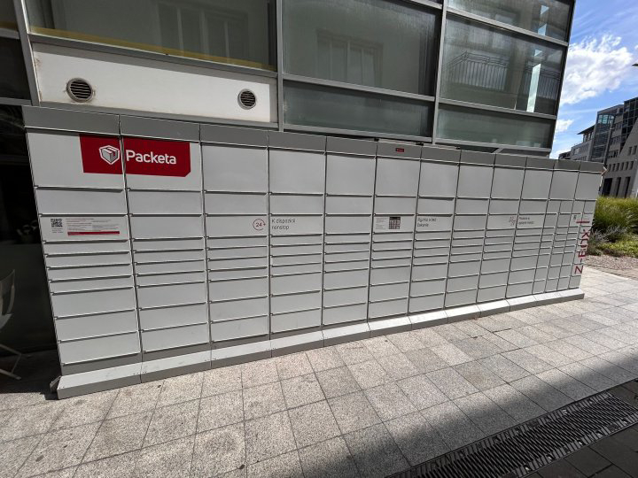 Z-BOX Bratislava, Hodžovo námestie 1/A