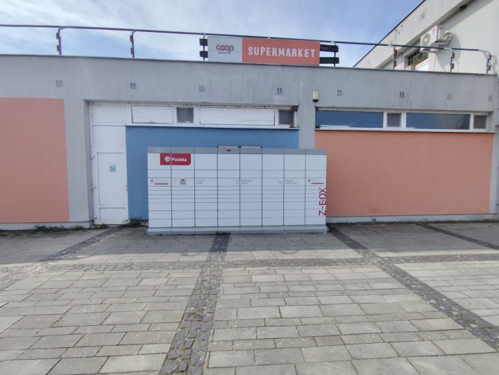 Z-BOX Jacovce, Májová 111 (COOP Jednota)