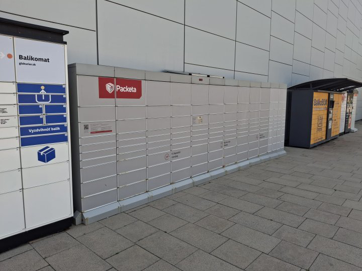 Z-BOX Bratislava, Lamač 6780 (Bory Mall)
