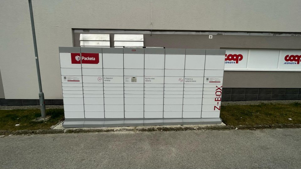 Z-BOX Zvolen, Andreja Hlinku (Coop Jednota)