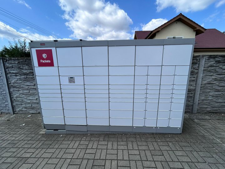 Z-BOX Lozorno, Jelšová (COOP Jednota)