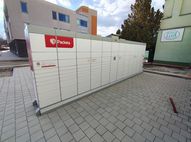Z-BOX Hlohovec, Podzámska 30/1