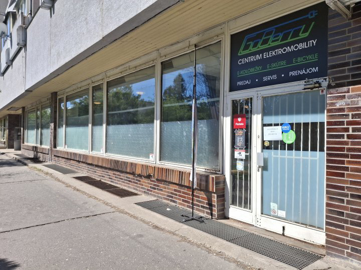 Bratislava-Petržalka, Fedinova 20