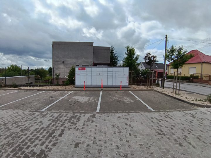 Z-BOX Cabaj - Čápor, Hlavná (COOP Jednota)