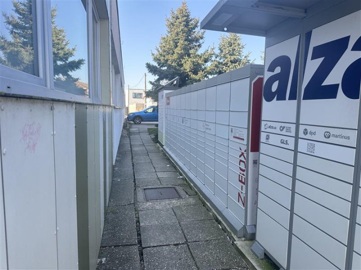 Z-BOX Bratislava, Roľnícka 9231/1