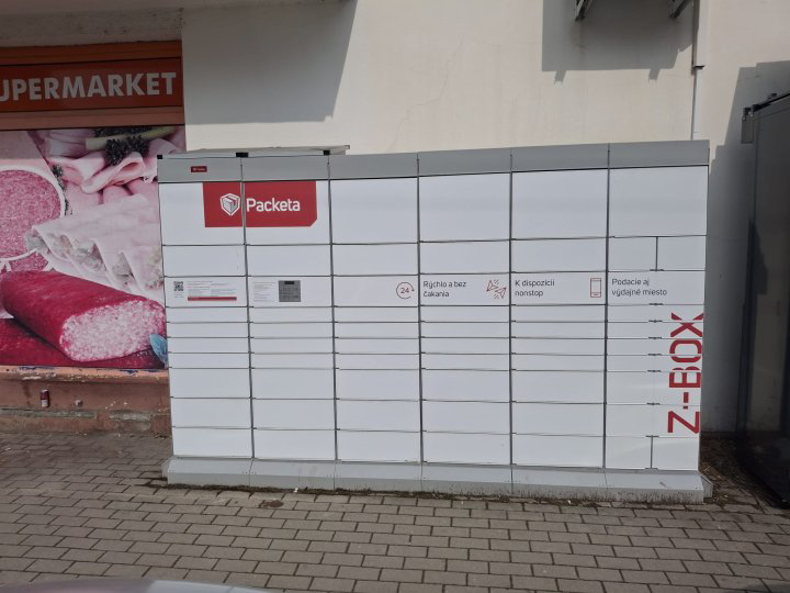 Z-BOX Hliník nad Hronom, Sovietskej armády 343 (COOP Jednota)