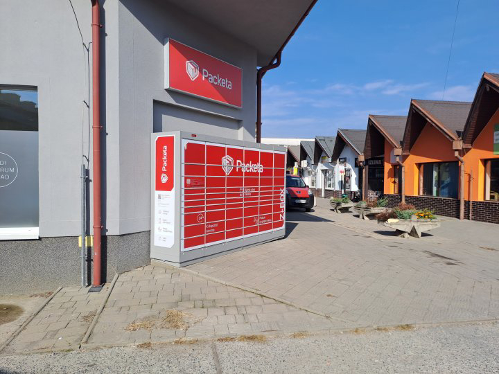 Z-BOX Rimavská Sobota, Dr. V. Clementisa 4754/5 (Lekáreň Západ)