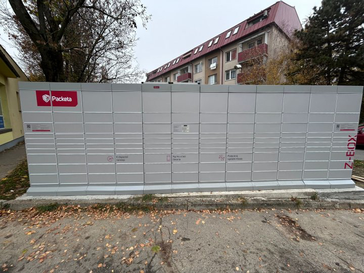 Z-BOX Nitra, Dlhá 2