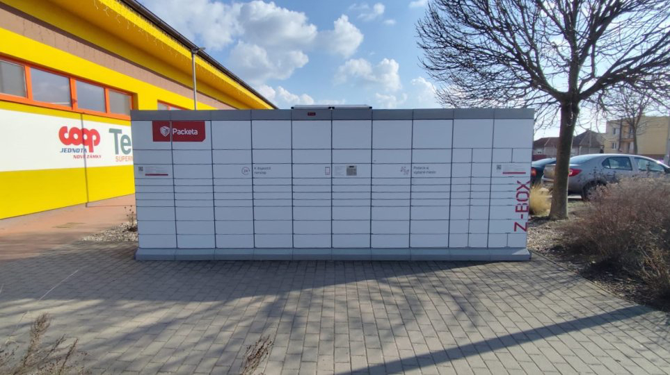 Z-BOX Bánov, Novozámocká 1701/58A (COOP Jednota)