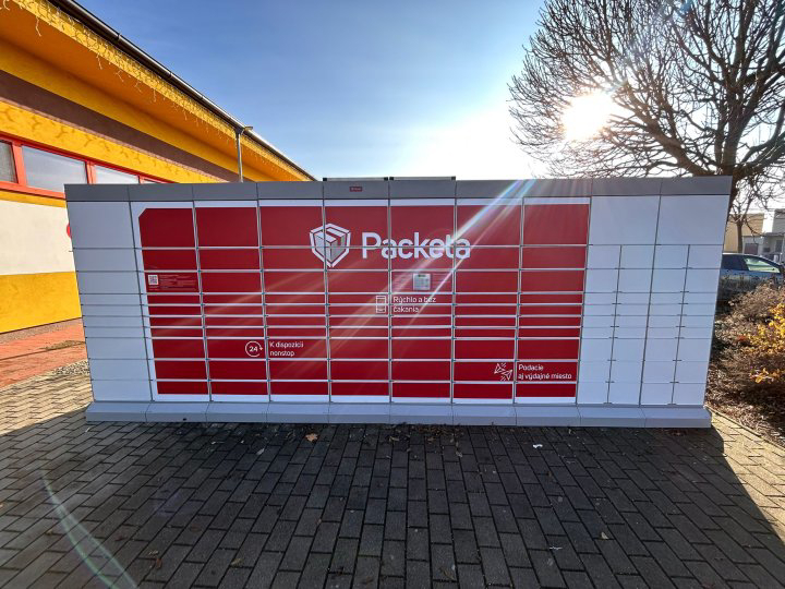 Z-BOX Bánov, Novozámocká 1701/58A (COOP Jednota)