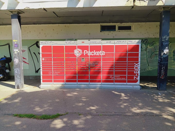 Z-BOX Bratislava, Seberíniho 14