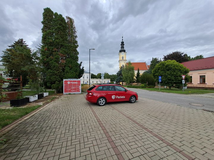 Z-BOX Voderady, Hlavná ulica