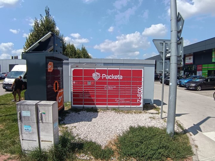 Z-BOX Bernolákovo, Slnečnicová 6379 (Markett)