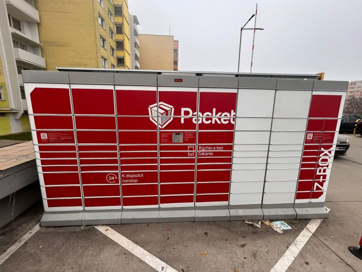 Z-BOX Bratislava, Saratovská 13 (OD Saratov - parkovisko)