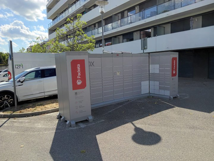 Z-BOX Bratislava, Pri vinohradoch 9827