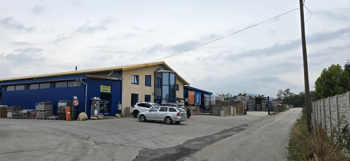 Sľažany, Agátová 687