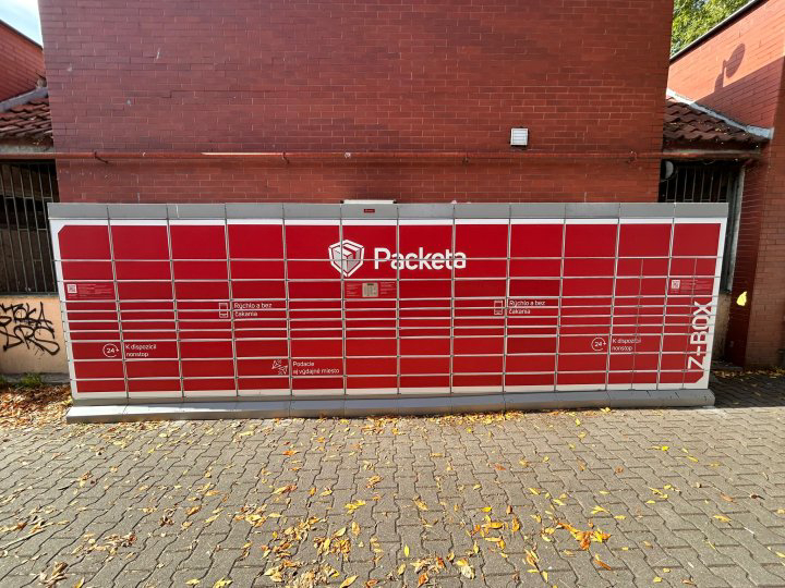 Z-BOX Bratislava, Mlynarovičova 26 (zozadu)