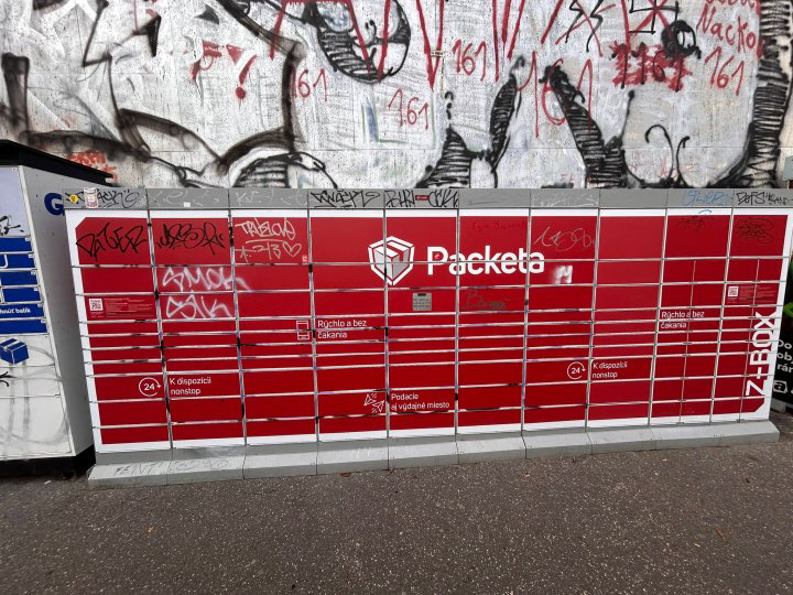 Z-BOX Bratislava, Kamenné nám. 1/A 