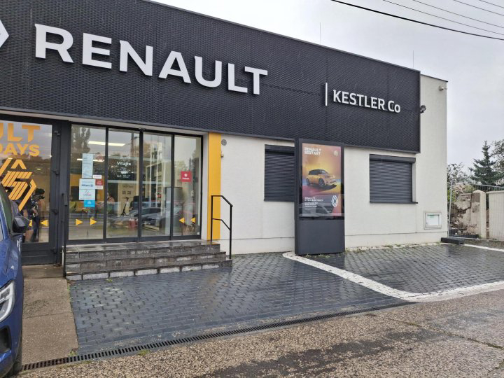 Bratislava-Vrakuňa, Krajinská cesta 12