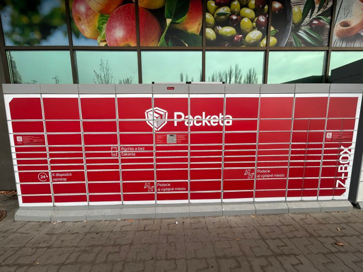 Z-BOX Bratislava, Staré Grunty 24 (OC Cubicon - červený)