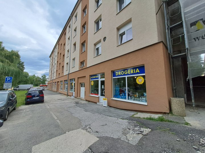 Handlová, Mierové nám. 250/9