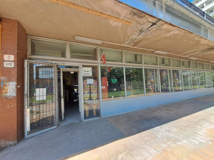 Bratislava-Karlova Ves, Jurigovo námestie 2