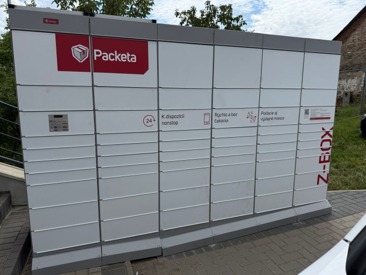 Z-BOX Slanec, Hlavná 491/132 (Rodinná lekáreň)