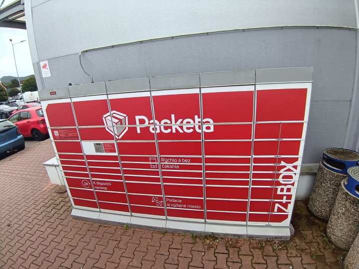 Z-BOX Považská Bystrica, SNP 4500 (Family Center)