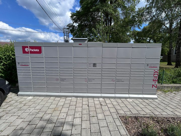 Z-BOX Sekule, Námestie oslobodenia 570