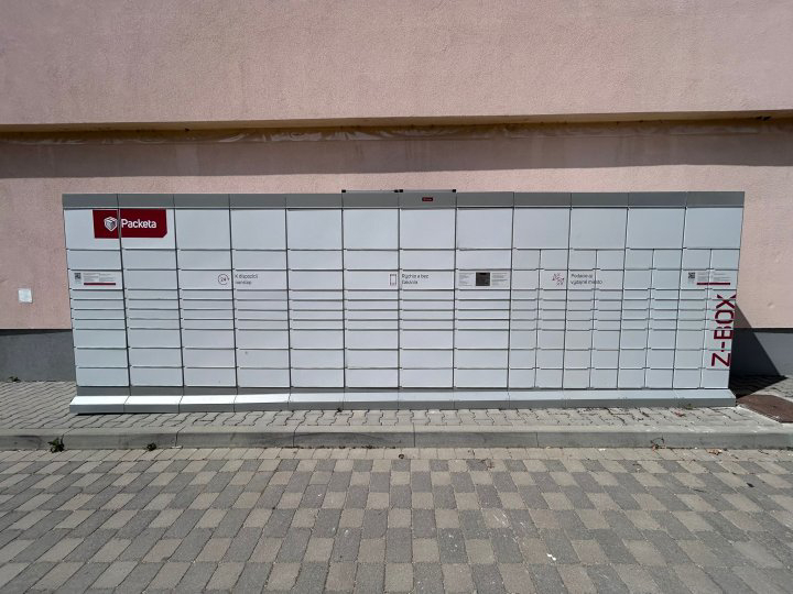Z-BOX Mojmírovce, Námestie sv. Ladislava 932/8 (COOP Jednota)