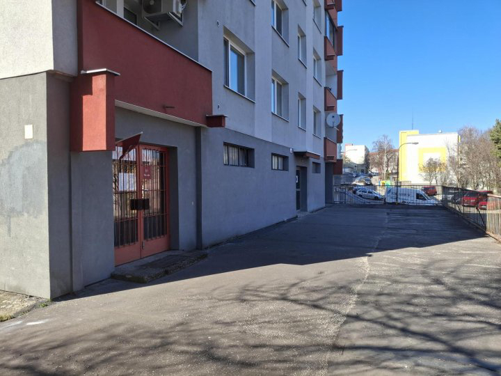 Bratislava-Dúbravka, Tranovského 25