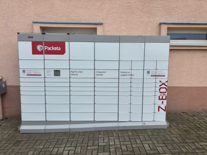 Z-BOX Gbely, Československej armády 1308/1 (COOP Jednota)