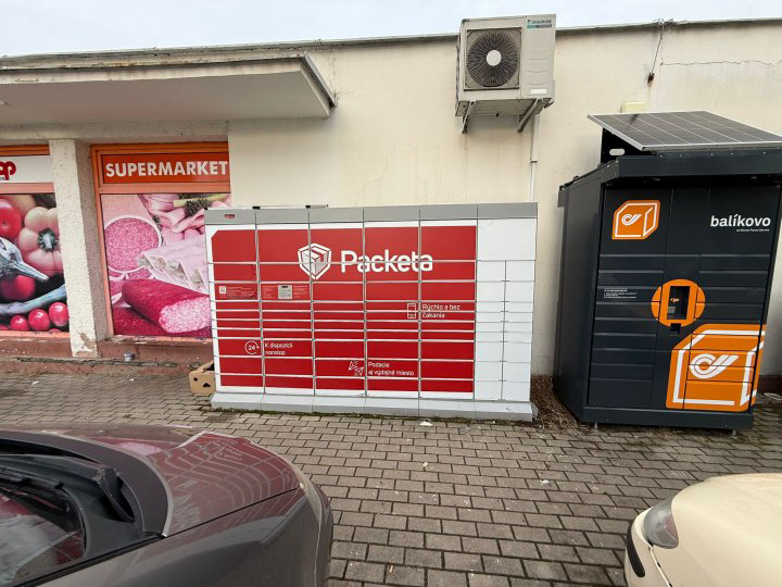 Z-BOX Hliník nad Hronom, Sovietskej armády 343 (COOP Jednota)