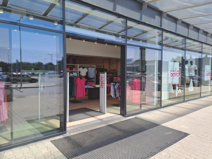 Brezno, Československej armády 74/64 Retail Park (GATE)