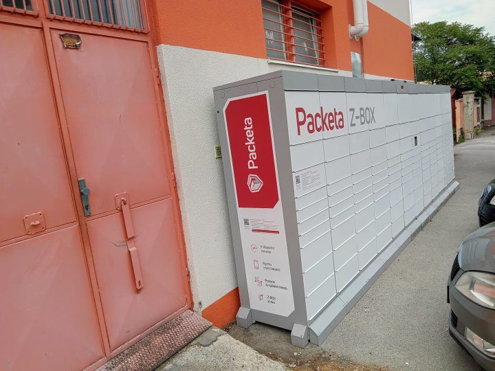 Z-BOX Kolárovo, Brnenské nám. 1 (COOP Jednota)