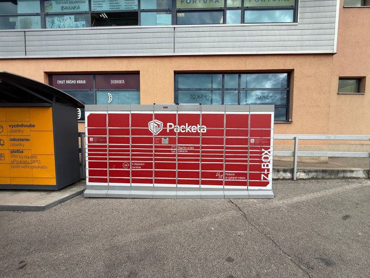 Z-BOX Trenčín, Generála Svobodu 1 (OC Južanka)