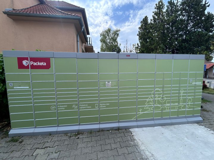 Z-BOX Rovinka, Hlavná 101B